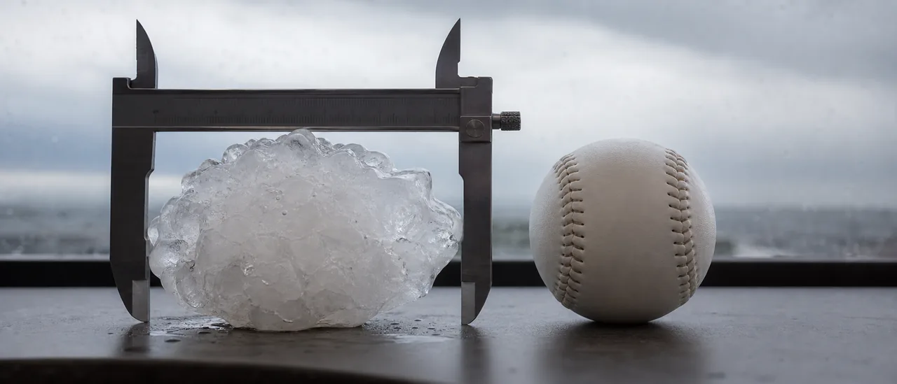 Educational illustration explaining how fast does 5-inch hail fall.